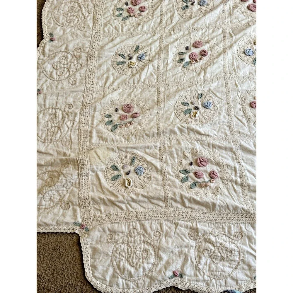 Vintage Cottagecore Rosette 3D Crocheted Quilt Queen Size W/2 Shams 86